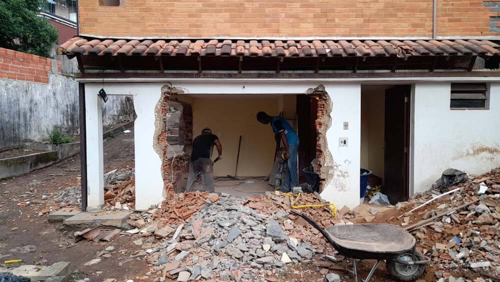 Demolição residencial no Rio de Janeiro